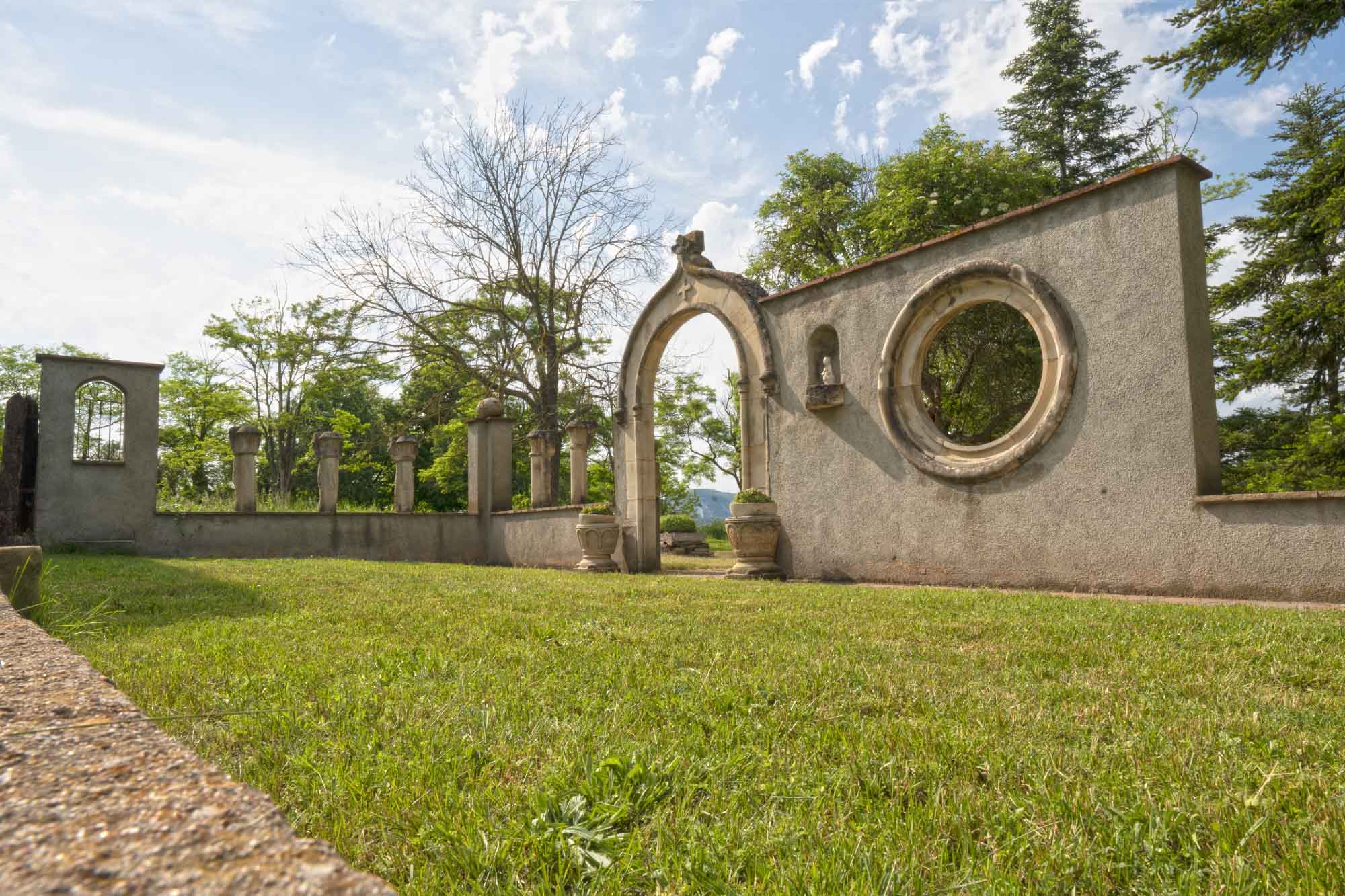 JARDÍ: Torre d'en Bru. Vic. Turisme Rural a Osona